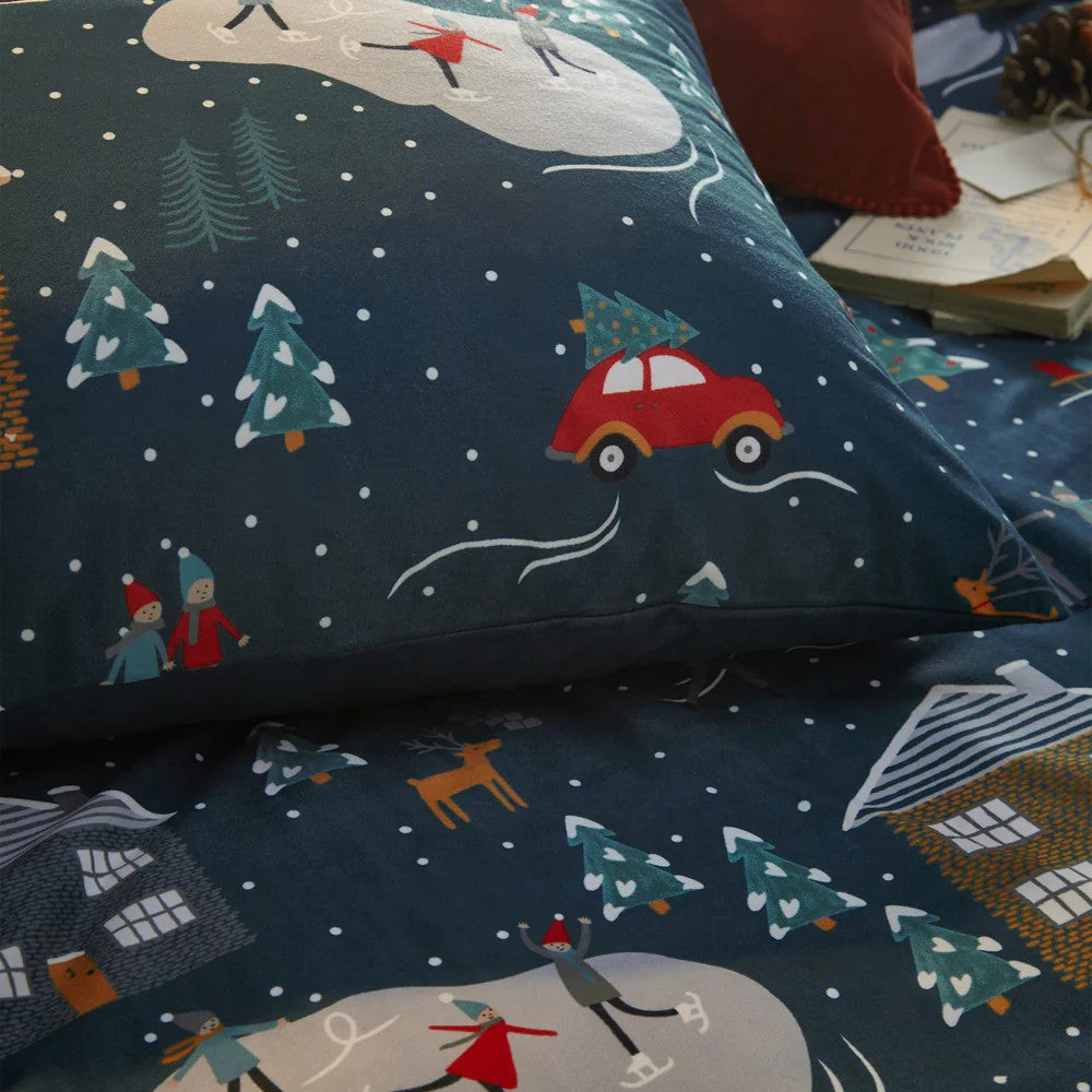 Navy - Back - Furn Pine Winter Duvet Cover Set