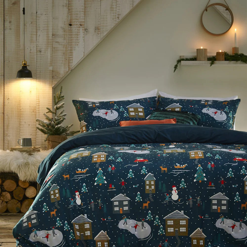Navy - Front - Furn Pine Winter Duvet Cover Set