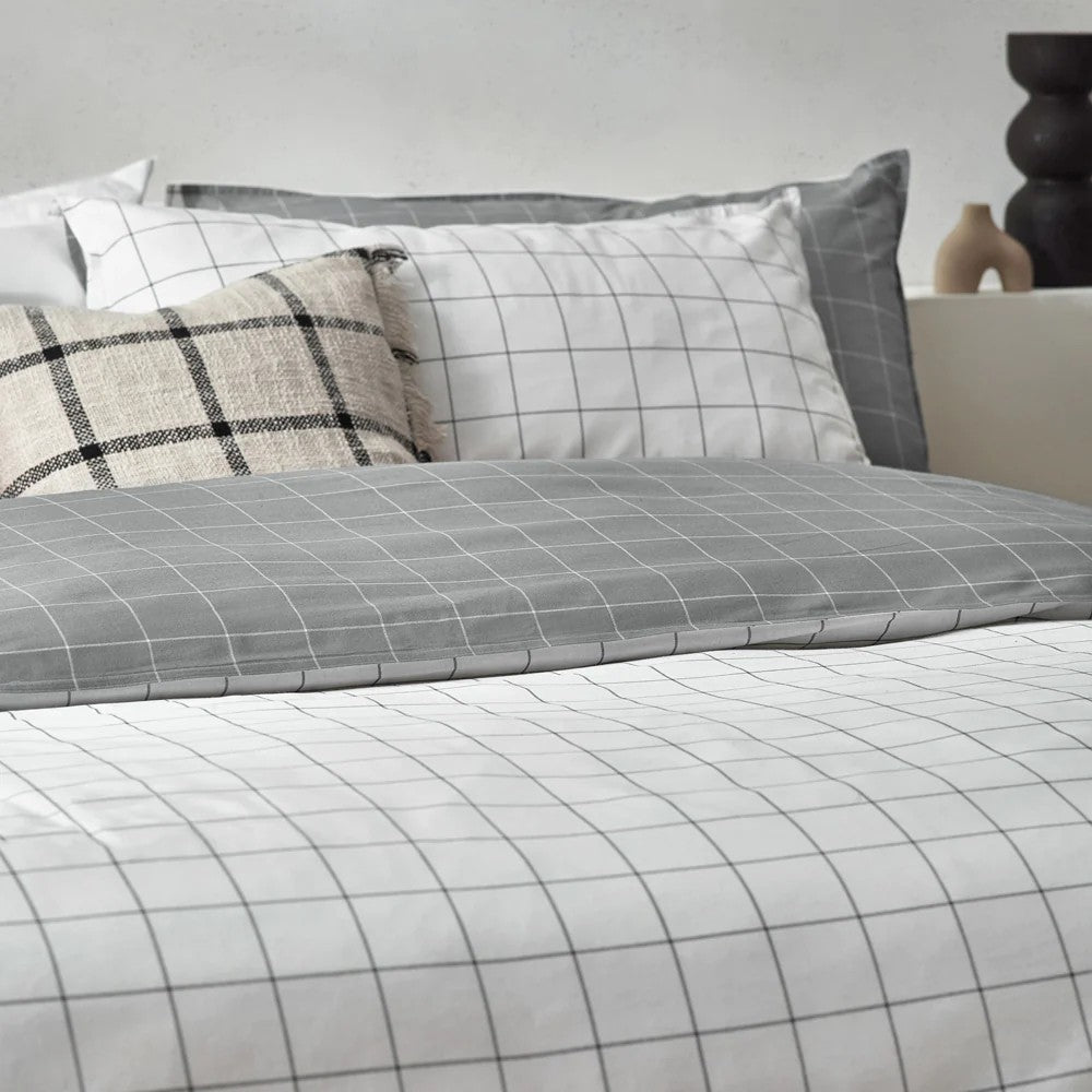 White-Black - Back - Yard Howarth Reversible Checked Duvet Cover Set