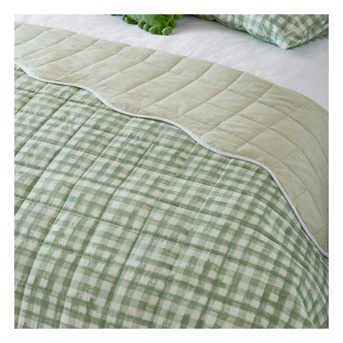 Sage - Side - Furn Quilted Scalloped Bedspread