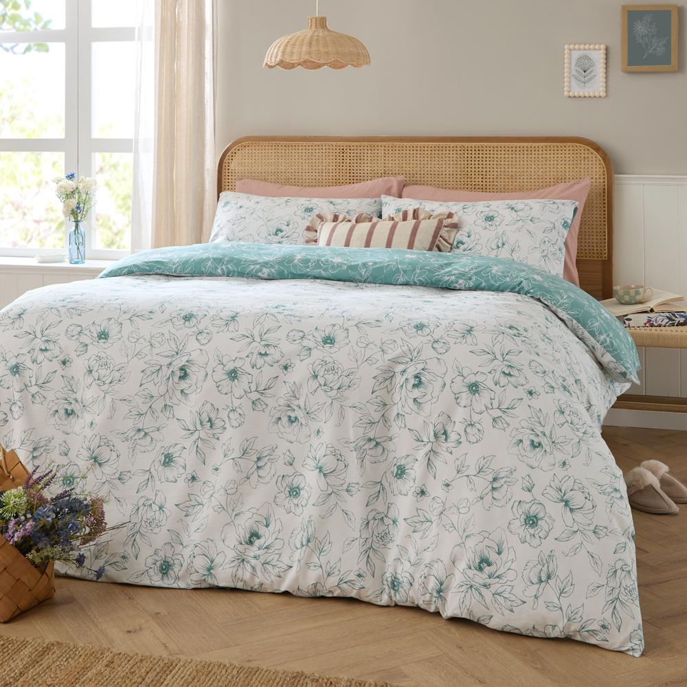 Blue - Lifestyle - Wylder Bella Reversible Floral Duvet Cover Set
