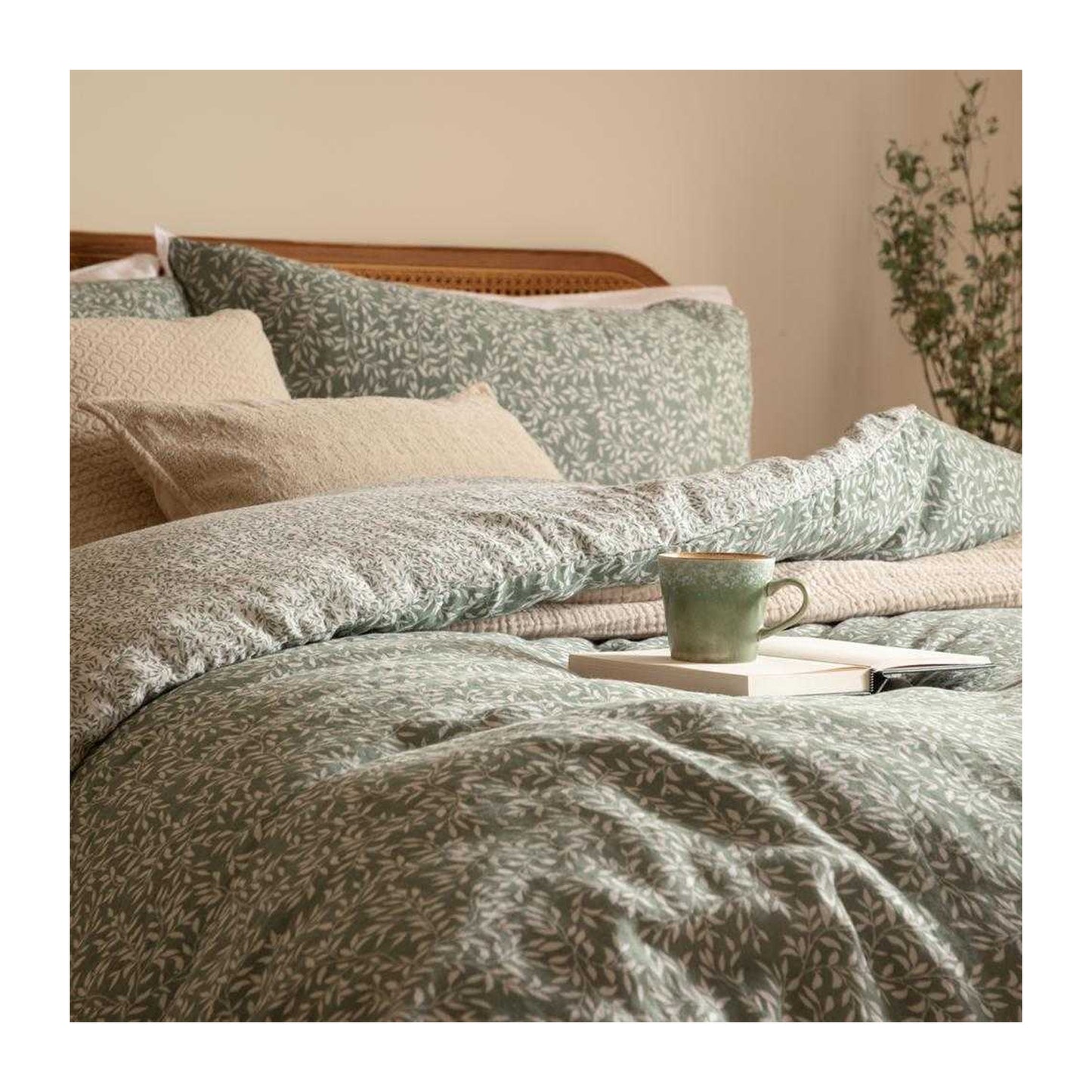 Forest - Back - Yard Perrie Leaf Muslin Reversible Cotton Duvet Cover Set