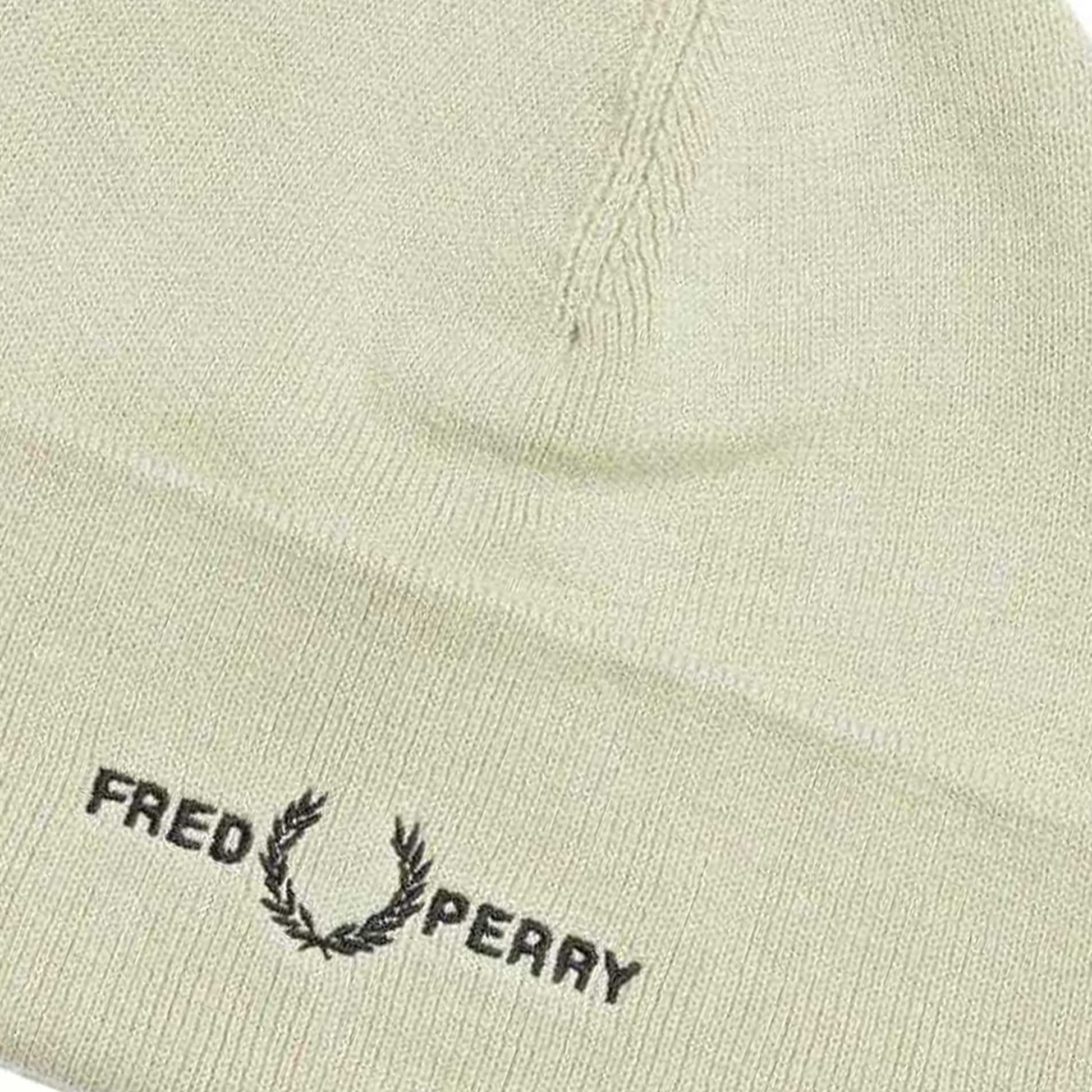 Oyster - Side - Fred Perry Unisex Adult Graphic Logo Beanie