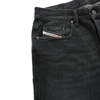Grey - Close up - Diesel Mens D-Viker Jeans