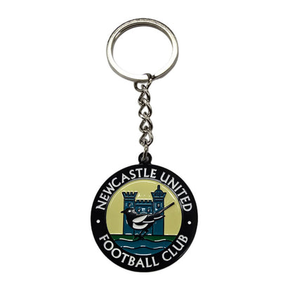 Black-White-Cream-Green - Front - Newcastle United FC Retro 1976-1983 Crest Keyring And Badge Set