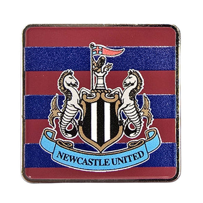 Red-Navy - Back - Newcastle United FC 1995-95 away Keyring And Badge Set