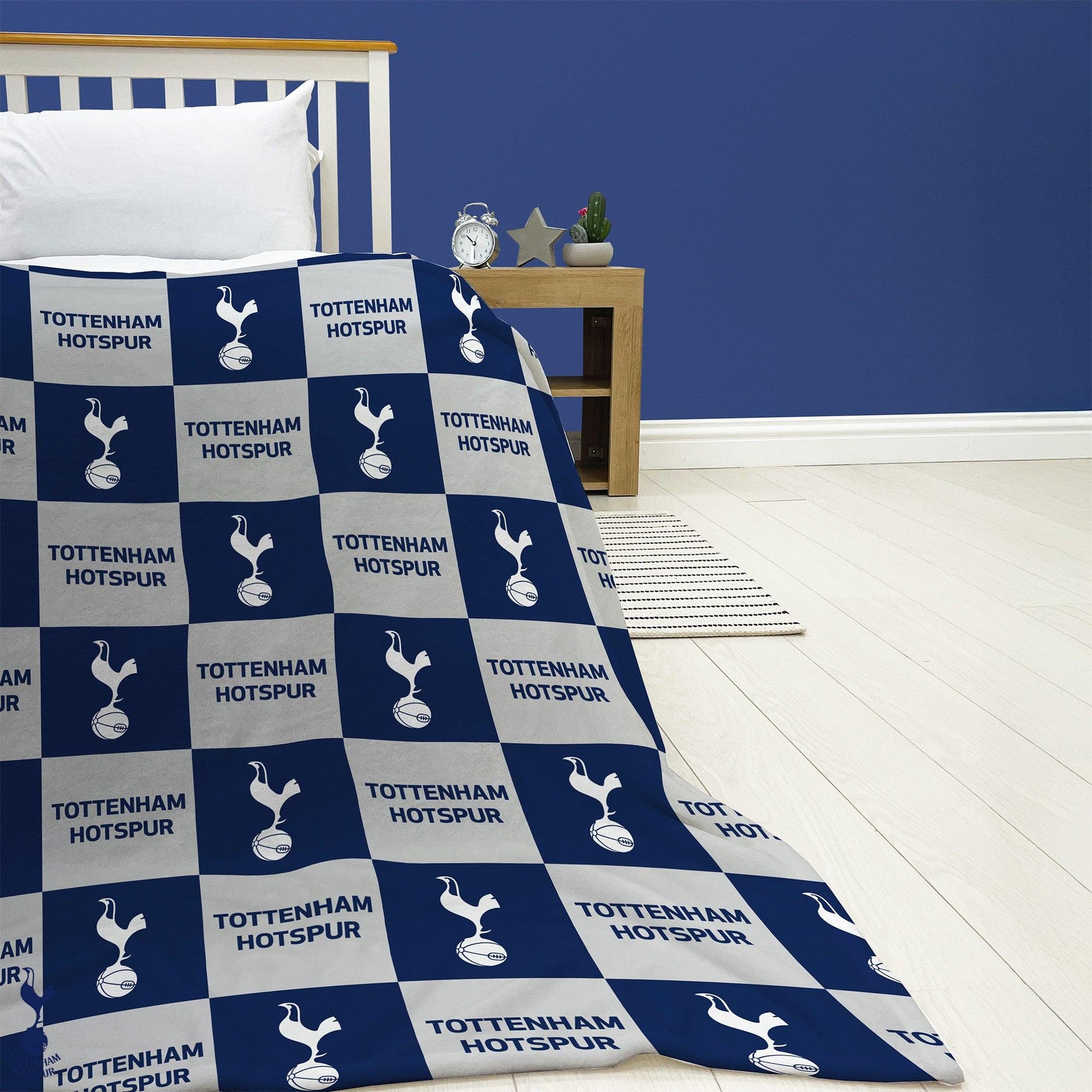 Navy-White - Pack Shot - Tottenham Hotspur FC Polyester Checkered Fleece Blanket