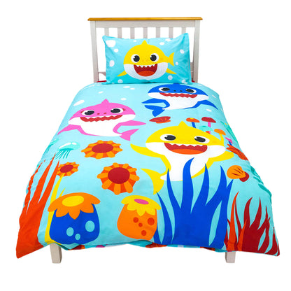 Multicoloured - Lifestyle - Baby Shark Rainbow Reversible Duvet Set