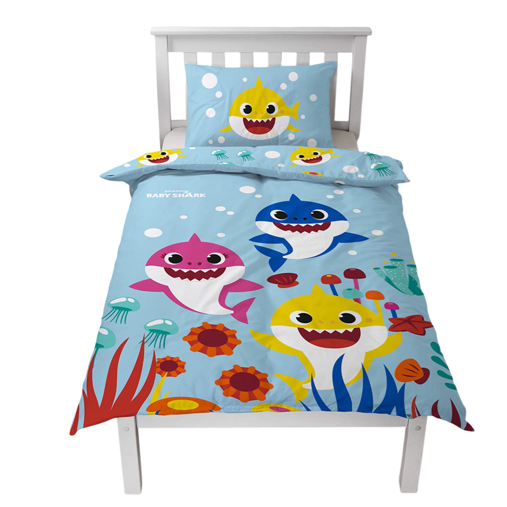 Multicoloured - Pack Shot - Baby Shark Rainbow Reversible Duvet Set