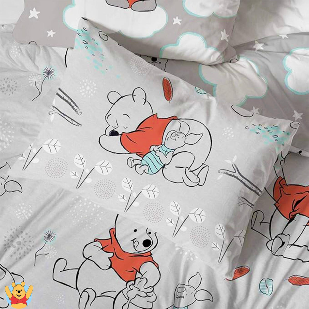 White-Orange-Blue - Lifestyle - Winnie the Pooh Clouds Reversible Duvet Set
