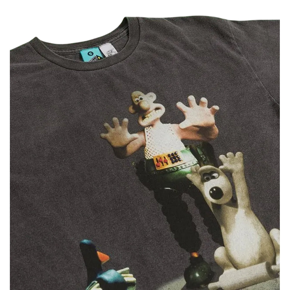 Black-Charcoal - Side - Wallace and Gromit Unisex Adult Feathers McGraw T-Shirt