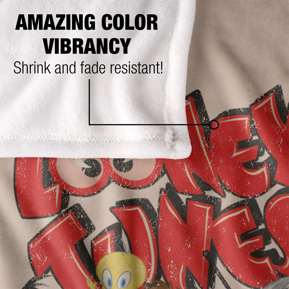 Multicoloured - Lifestyle - Looney Tunes Warner Bros Presents Group Shot Blanket