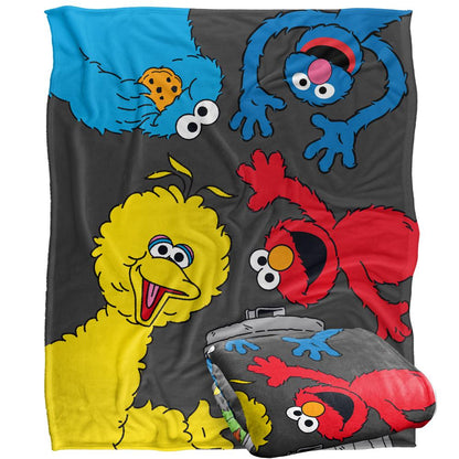 Multicoloured - Side - Sesame Street Group Pose Blanket