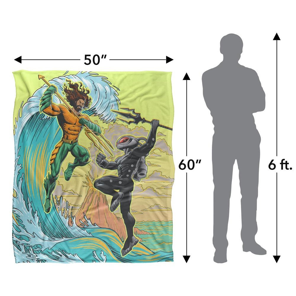 Multicoloured - Pack Shot - Aquaman Battle Blanket