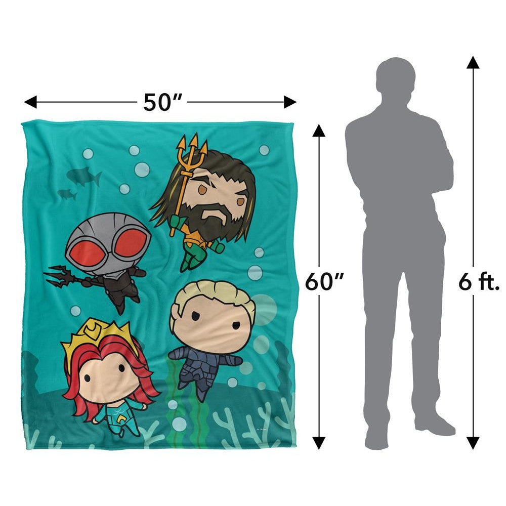 Multicoloured - Pack Shot - Aquaman Chibi Blanket