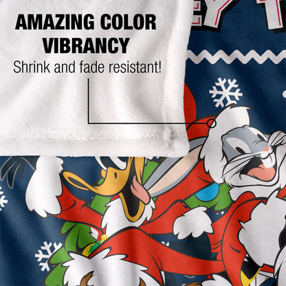 Multicoloured - Lifestyle - Looney Tunes Group Shot Christmas Blanket