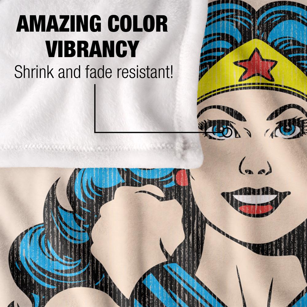 Multicoloured - Lifestyle - Wonder Woman Pose Blanket