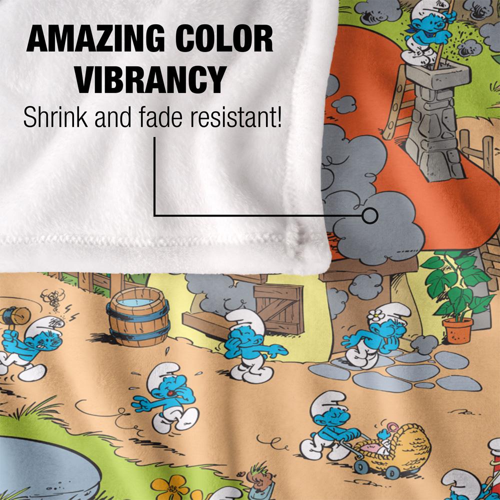 Multicoloured - Lifestyle - The Smurfs Silky Village Supersoft Blanket