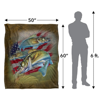 Multicoloured - Pack Shot - JQ Licensing Silky American Flag Fishing Supersoft Blanket