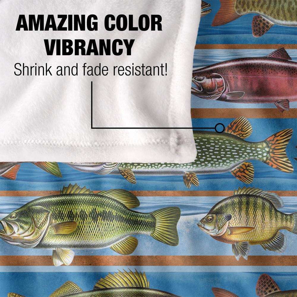 Multicoloured - Lifestyle - JQ Licensing Silky Patterned Fishing Supersoft Blanket
