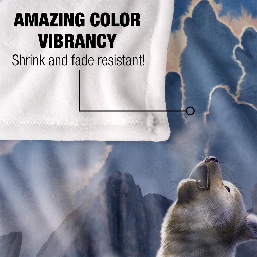Multicoloured - Lifestyle - JQ Licensing Jlo Silky Howling Wolf Supersoft Blanket