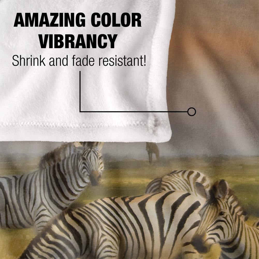 White-Black-Multicoloured - Lifestyle - Wild Wings Sundowners 2 Silky Supersoft Blanket