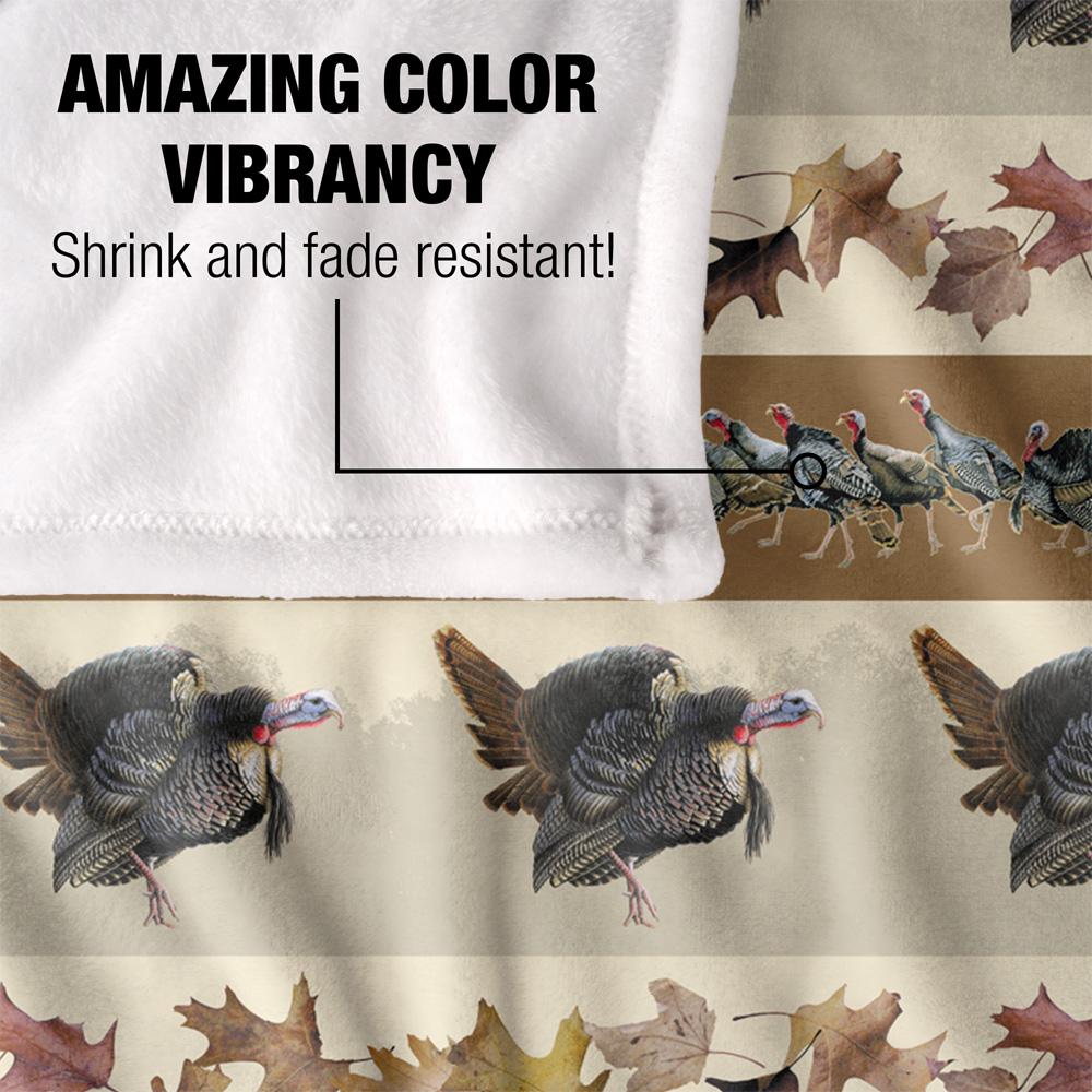 Multicoloured - Lifestyle - JQ Licensing Silky Autumn Leaf Supersoft Blanket