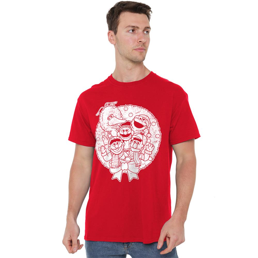 Red - Lifestyle - Sesame Street Unisex Adult Vintage Wreath Christmas T-Shirt