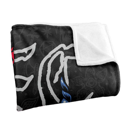 Black-Multicoloured - Back - Stranger Things Hellfire Club Silky Demon Supersoft Throw