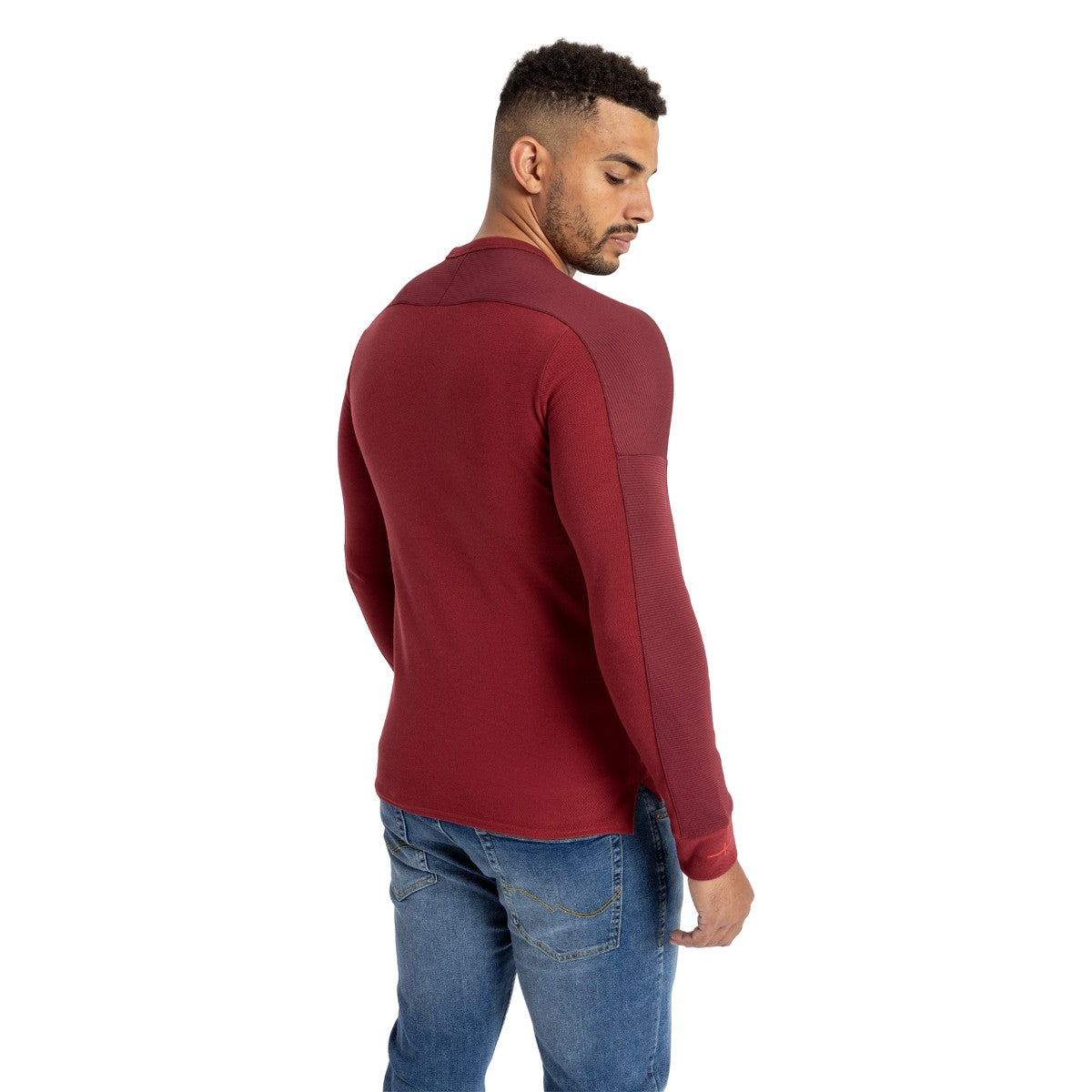 Tibetan Red-Zinfandel - Lifestyle - Umbro Mens 23-24 England Rugby Long-Sleeved Presentation T-Shirt