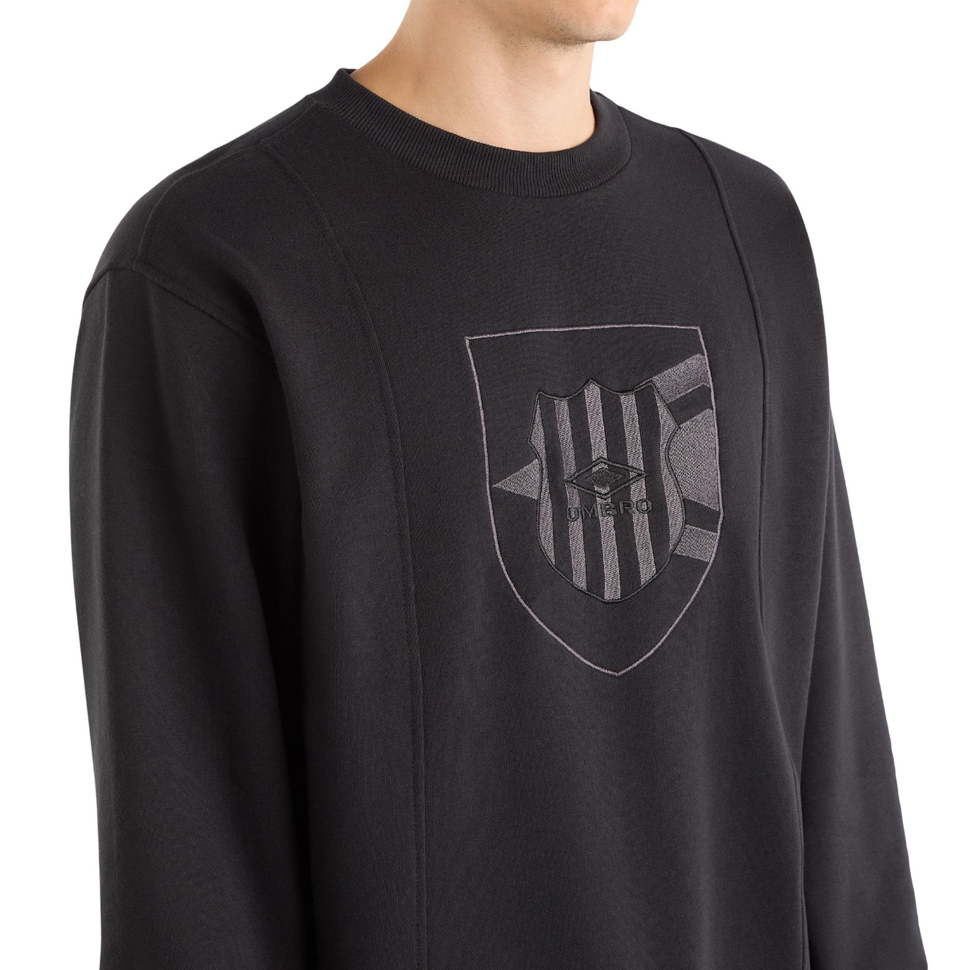 Black - Side - Umbro Mens Crest Sweatshirt