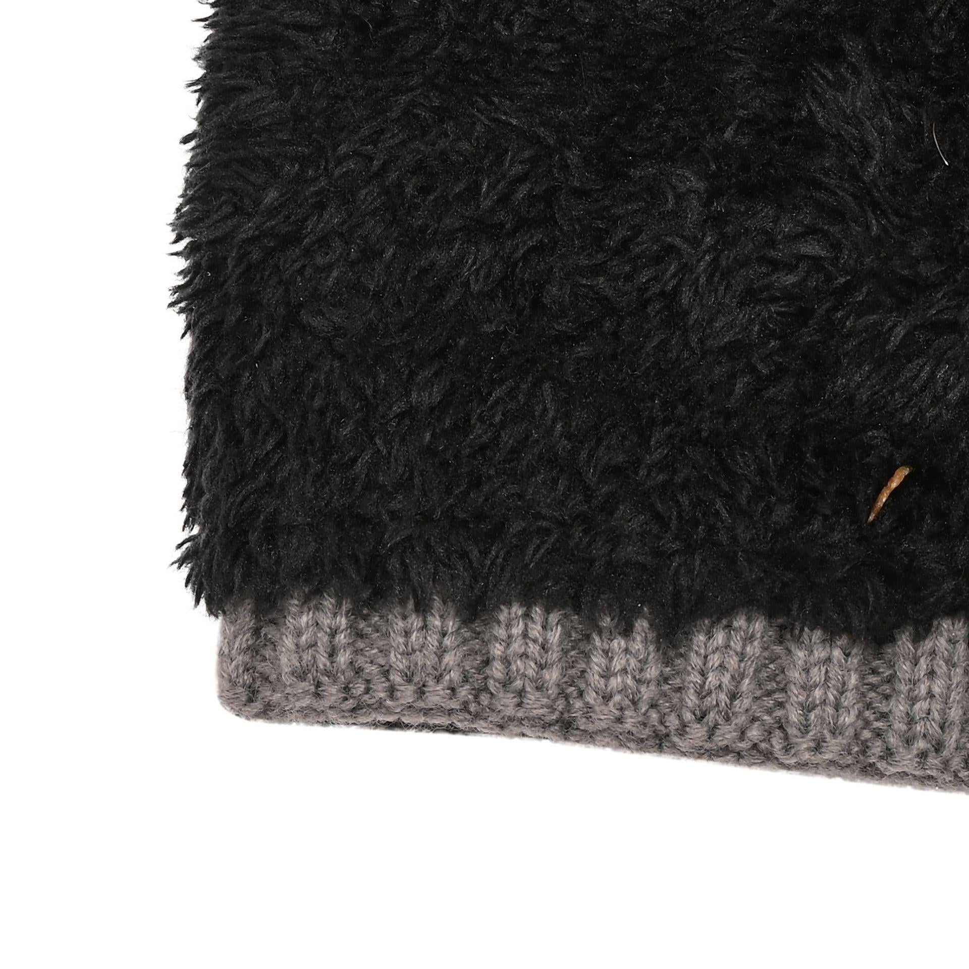Grey - Pack Shot - Harvey Makin Layers Hat and Gloves Gift Set - Grey