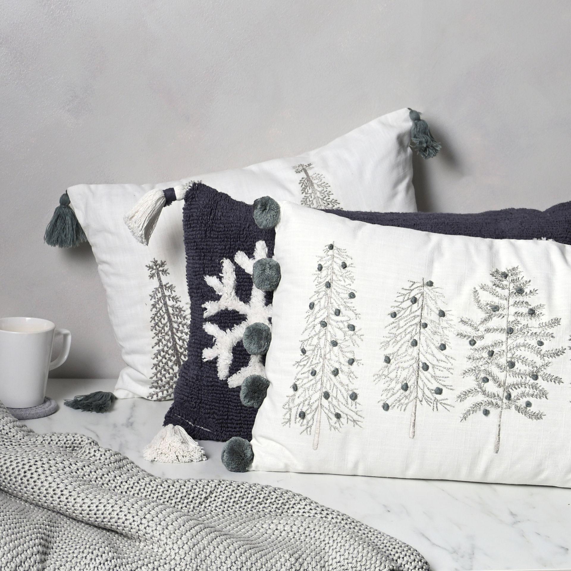 Grey - Lifestyle - Snowlake Cushion with Tassles