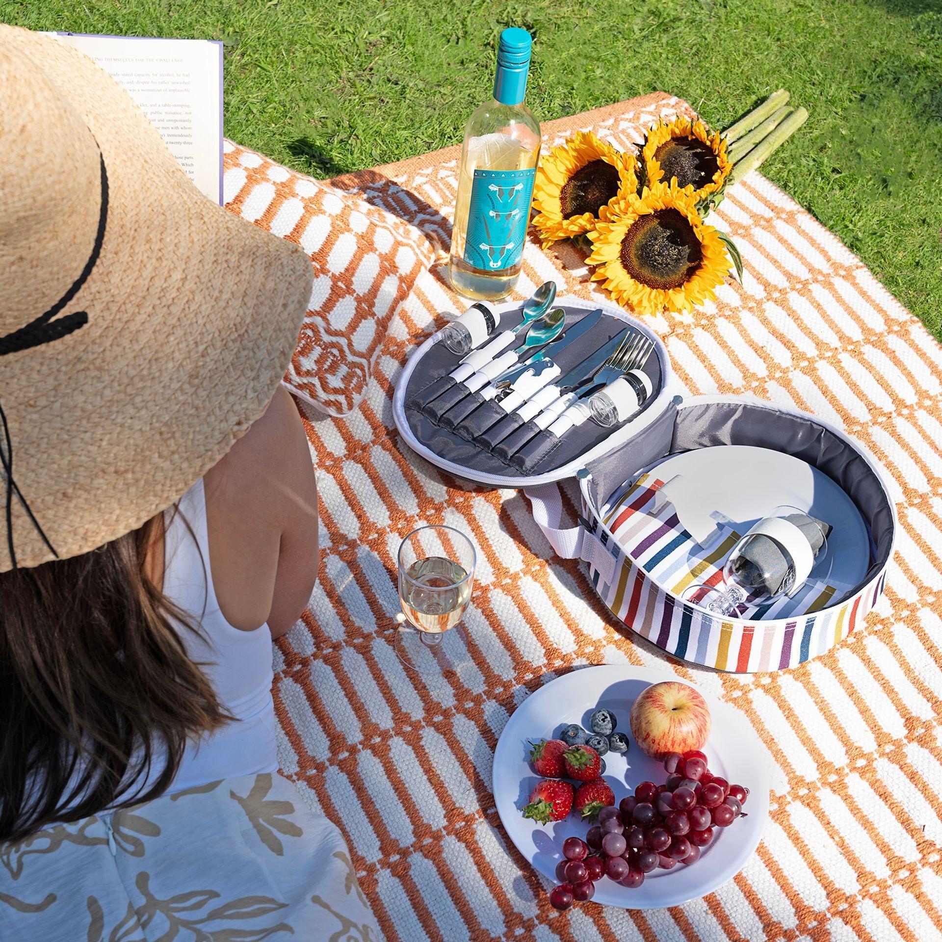 Multi-coloured - Front - Country Living 2-Person Picnic Bag