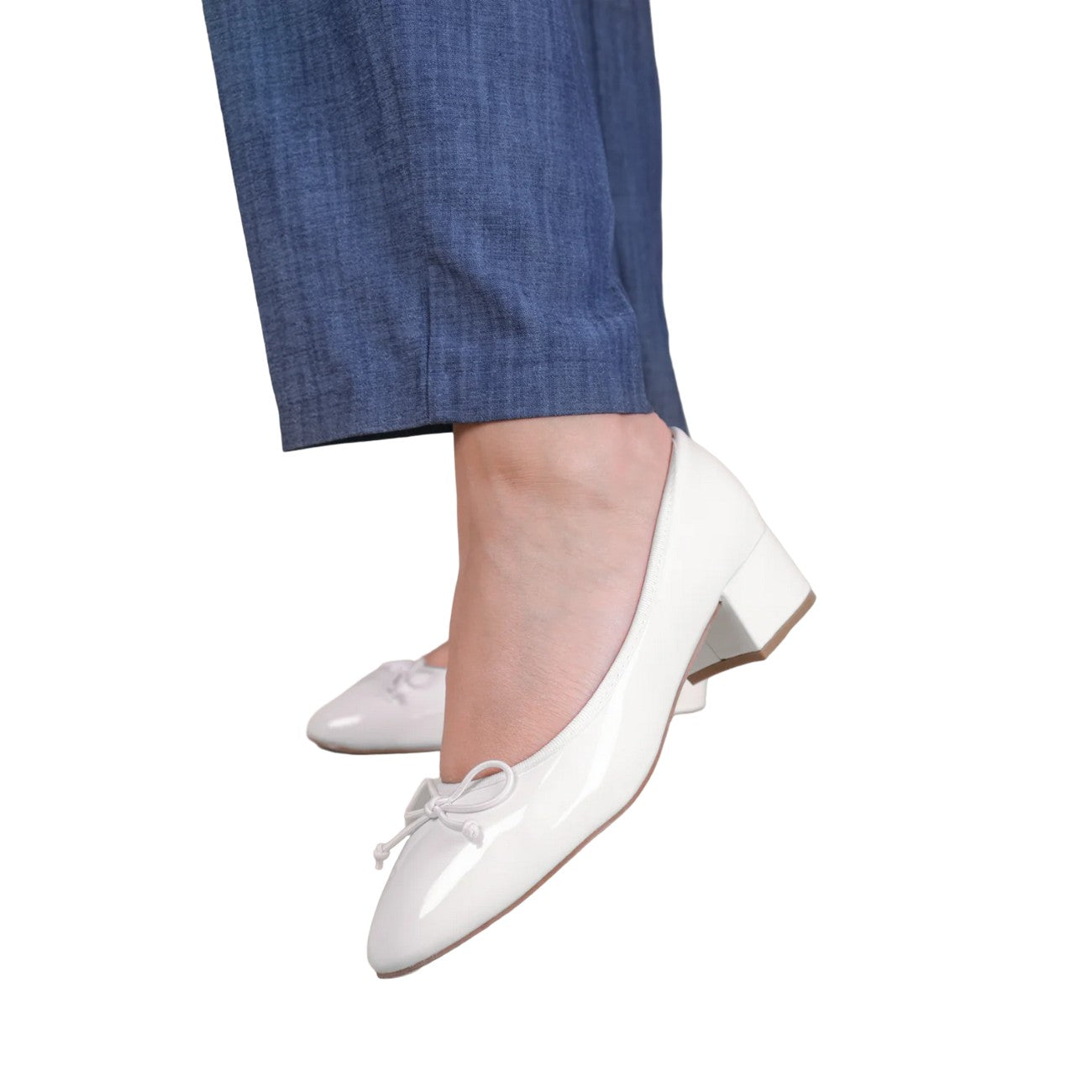 Cream - Back - Where´s That From Womens-Ladies Wonder Bow Low Block Heel Court Shoes