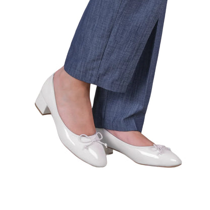 Cream - Front - Where´s That From Womens-Ladies Wonder Bow Low Block Heel Court Shoes