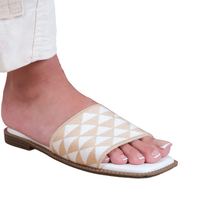 Nude-White - Front - Where´s That From Womens-Ladies Sycamore Textured Single Strap Flat Sandals