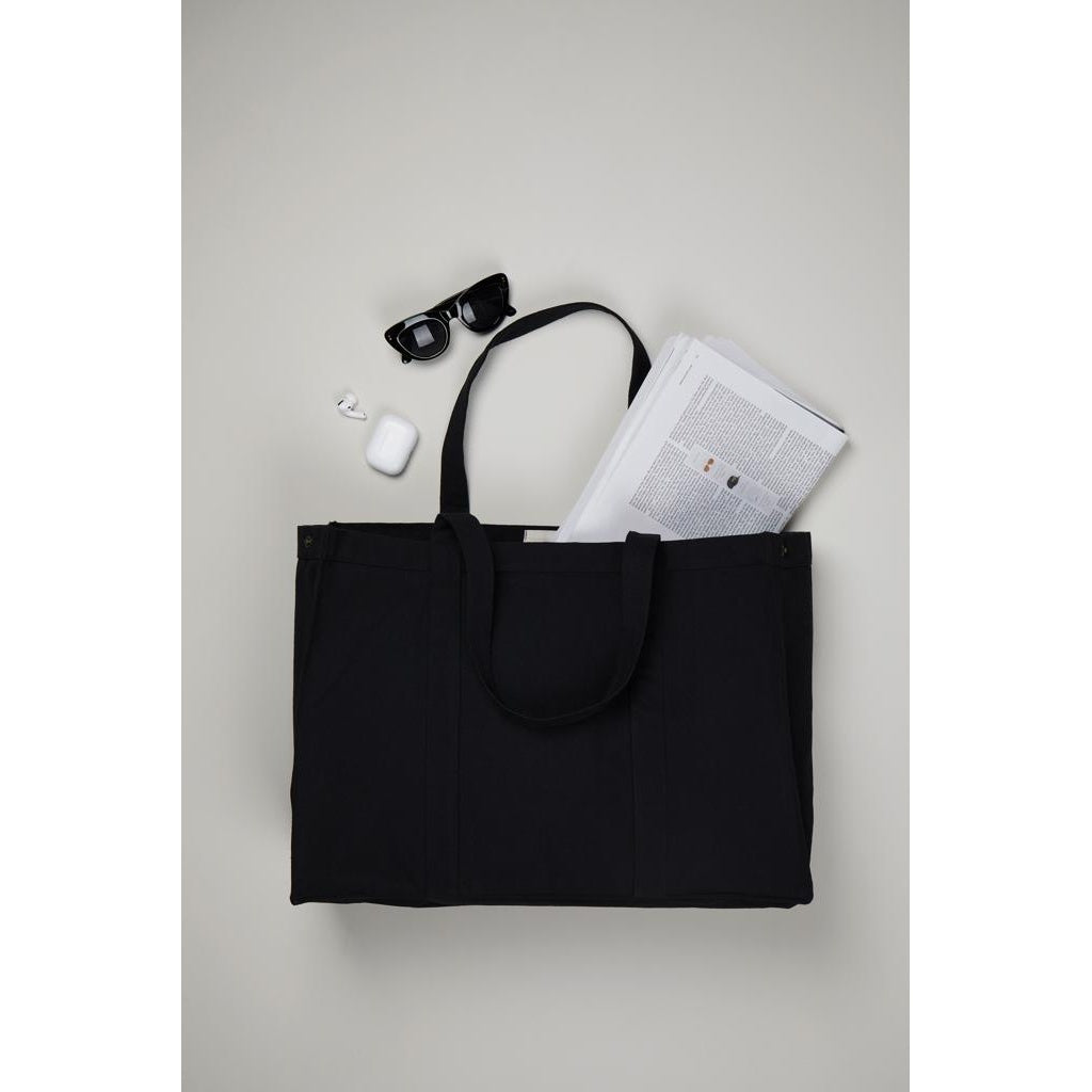 Black - Lifestyle - Vinga Hilo Aware Maxi Canvas Recycled 32L Tote Bag