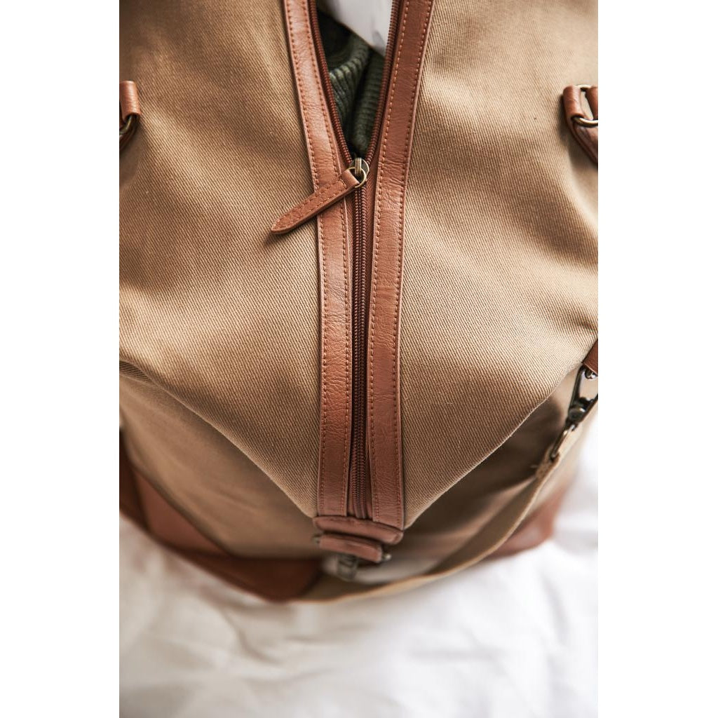Brown - Pack Shot - Vinga Sloane RPET Weekend Bag