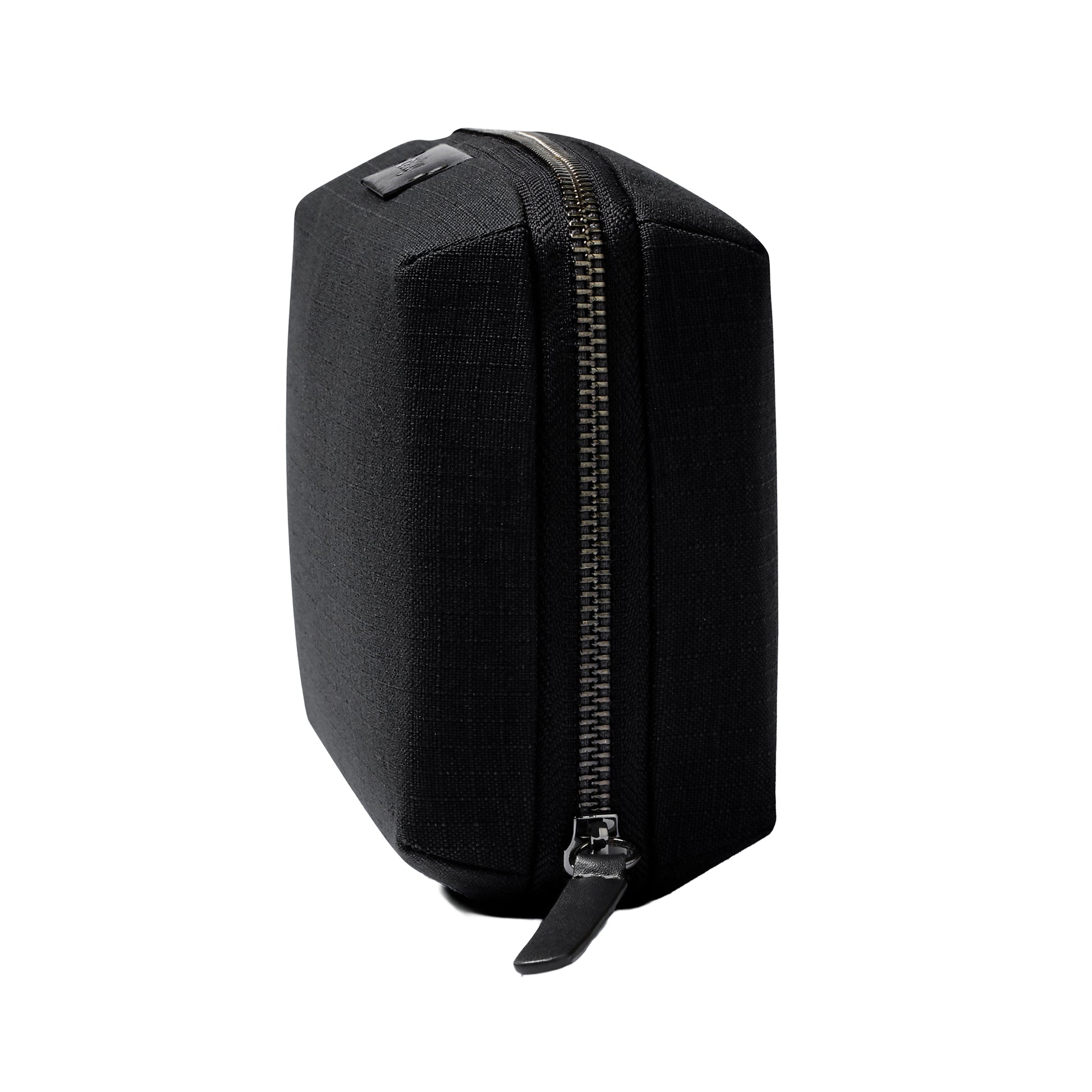 Black - Lifestyle - Bellroy Tech Organiser