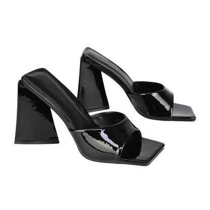 Black - Front - XY London Womens-Ladies Gracia Sculptured Patent Leather Peep Toe Flared Block Heel Mules