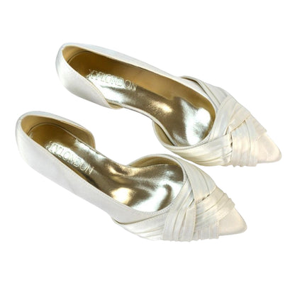Ivory - Close up - XY London Womens-Ladies Freya Pointed Low Kitten Heel Pumps