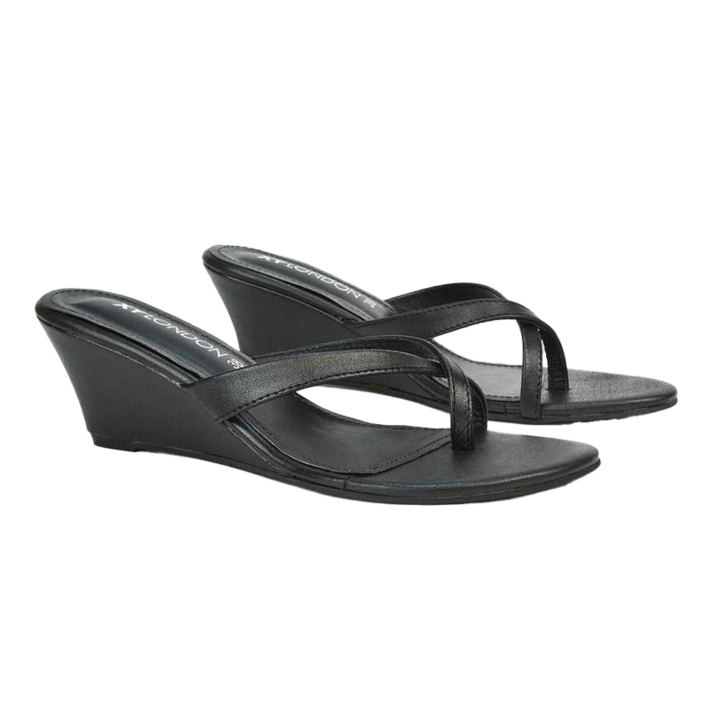 Black - Close up - XY London Womens-Ladies Hattie Leather Low Wedge Sandals