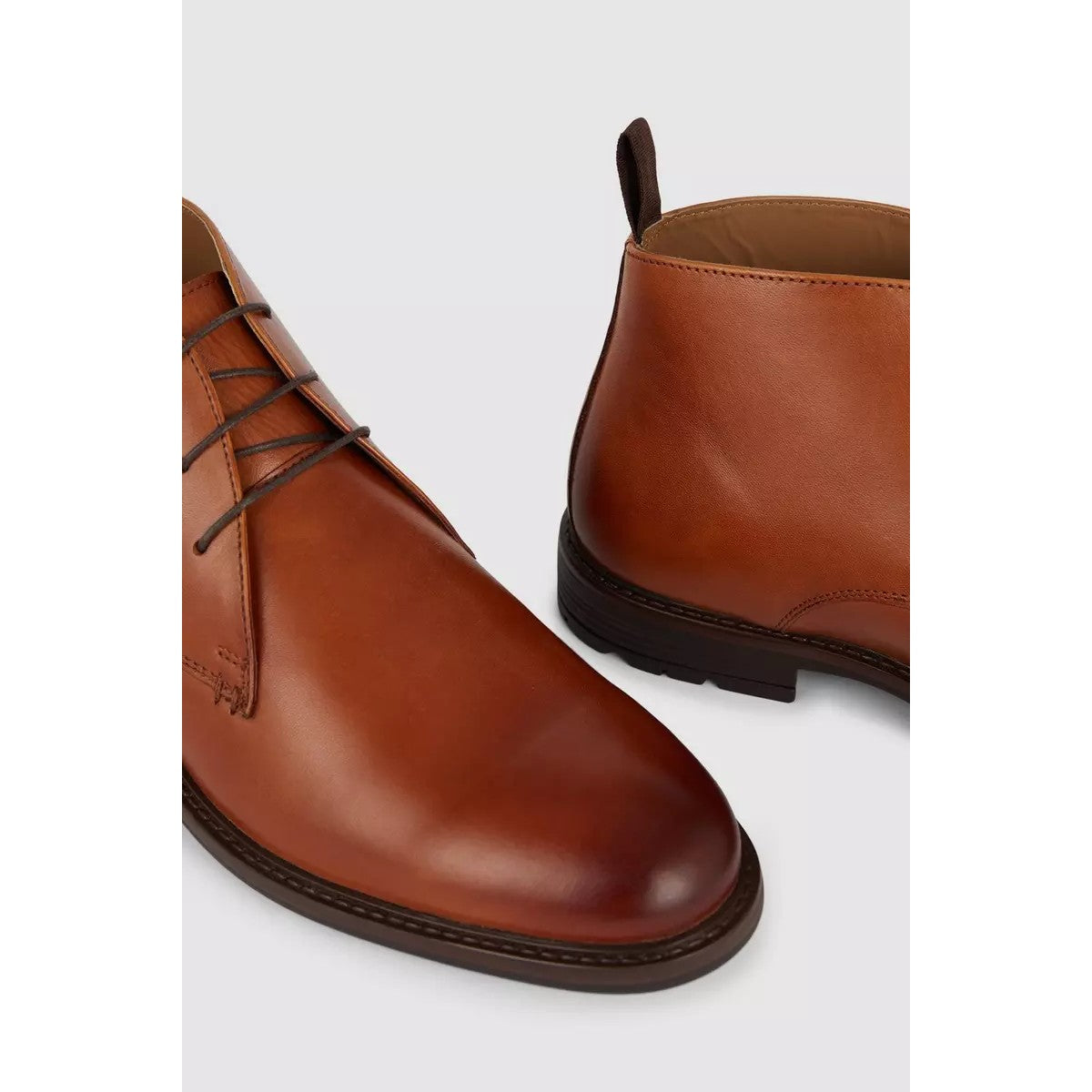 Tan - Lifestyle - Maine Mens Jensen Leather Chukka Boots